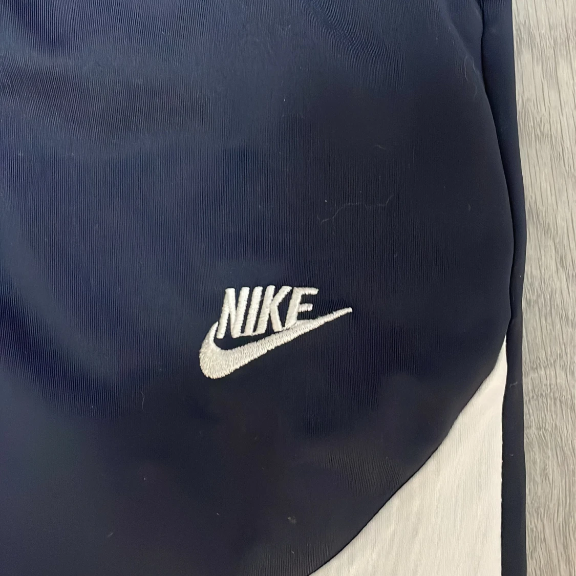 Svarta och vita mjukisar från Nike - 1