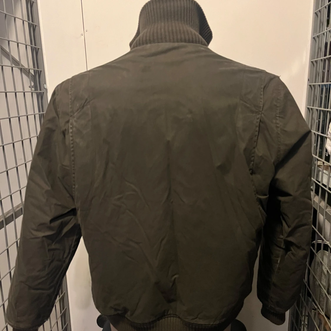 Olivgrön jacka från H&M L.O.G.G. - 1