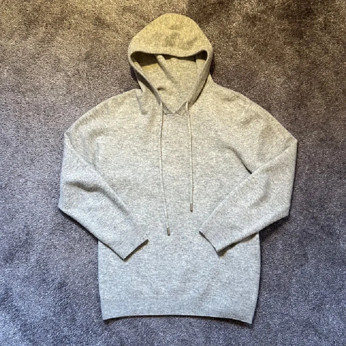 Grå merinoulls hoodie