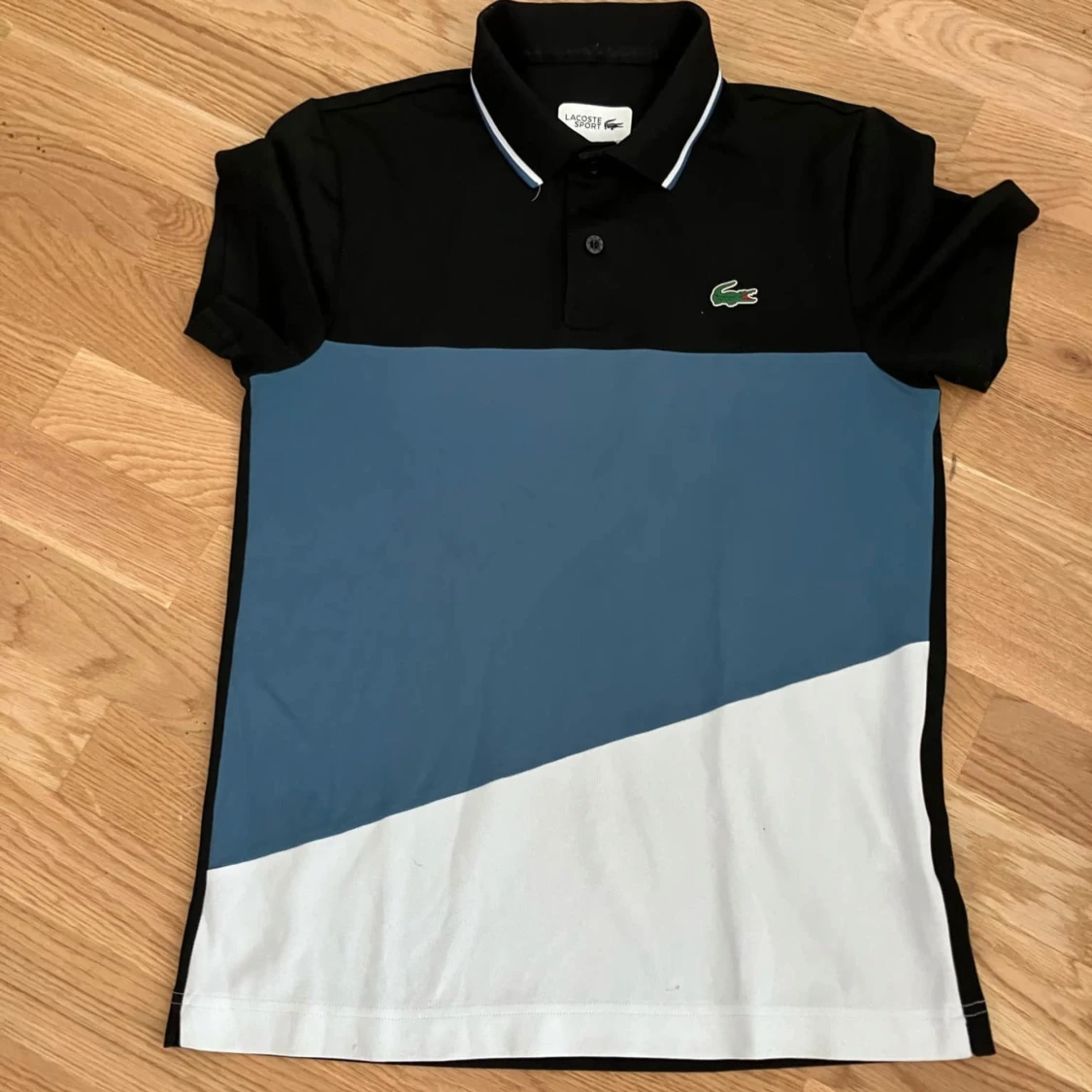 Flerfärgad pikétröja från Lacoste