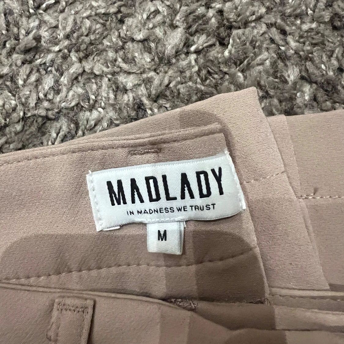 Beigea kostymbyxor från Madlady - 1