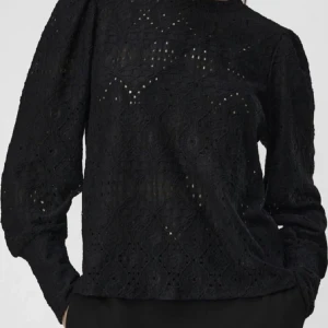 Blus - Säljer då den ej kommer till användning💗fint skick!