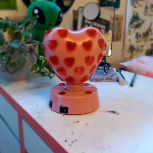 Hjärt discokula - Heart disco ball, functional disco ball, love disco ball, valentines day gift, valentines disco ball, galentines, rotaging disco ball  cozy lighting, room decor, includes a cable aswell