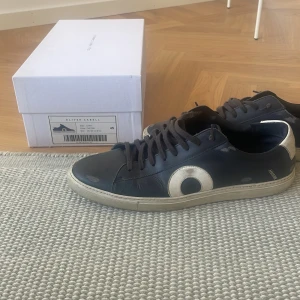 Oliver cabell skor! - Tja! Säljer mina feta Oliver cabell skor eftersom de ej kommer till användning. Skicket är decent, sulan är lite smutsig men ska tvätta de nu. Köpta för 4000 inkl frakt och tull. Skriv privat om ni har frågor eller vill se fler bilder! Allt gott! /T