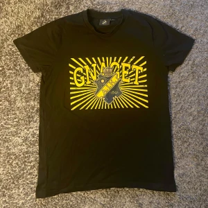 AIK Tröja. Storlek S - Svårt gul AIK tröja, storlek S.  Bra skick och knappast använd.