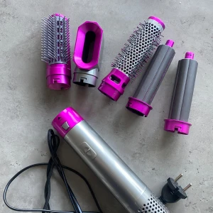 Styling verktyg - Provat locka med den en gång, annars oanvänd 