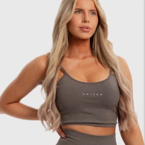 🧡 Seamless Top från AWYROW - 🧡 Utsåld Ash Brown Essence Seamless Top från AWYROW (NWT, alltså helt oanvänd. Tagg och påse finns kvar) . Storlek M . Se bild för materialinformation . Säljes då den tyvärr inte passar mig 💔
