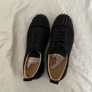 Christian Louboutin - Helt nya men de passar inte mig så orkar inte lämna tillbaka de