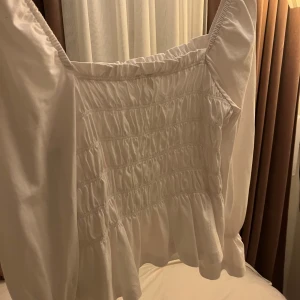 Topp  - Toppen är helt ny har inte använt den någon gång innan. 