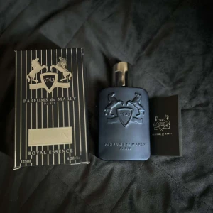 Parfums de Marly Layton 125ML - Helt ny parfym, luktar dunder och håller länge. Säljer den efter att jag fick den i present och jag tycker bara inte att doften passar mig så bra. Kan skicka den med post eller mötas upp i Östersund.