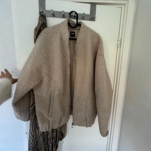 Jacka från zara - Jättefin jacka från zara i storlek xs/s💖💖