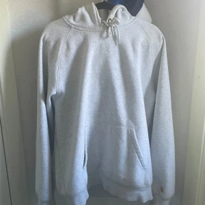 Carharrt Hoodie - Säljer en Carharrt hoodie i bra skick. Pris går att diskutera vid snabb affär!