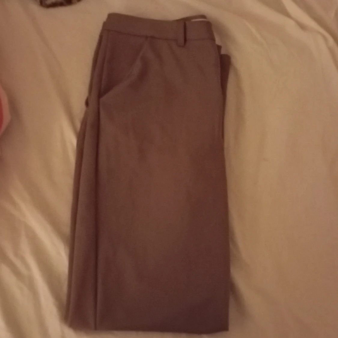 Bruna kostymbyxor från 157