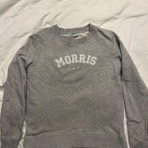 Morris Sweatshirt Grå Dam - Grå sweatshirt från Morris strl L. Använd endast ett par gånger och i väldigt fint skick.