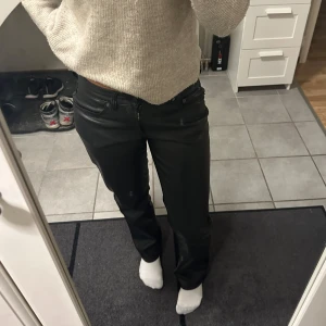 Skinnbyxor  - Så fina lågmidjade skinnbyxor från Lager 157, strl S🩷🩷 modellen ”icon”. Finns ej att köpa längre