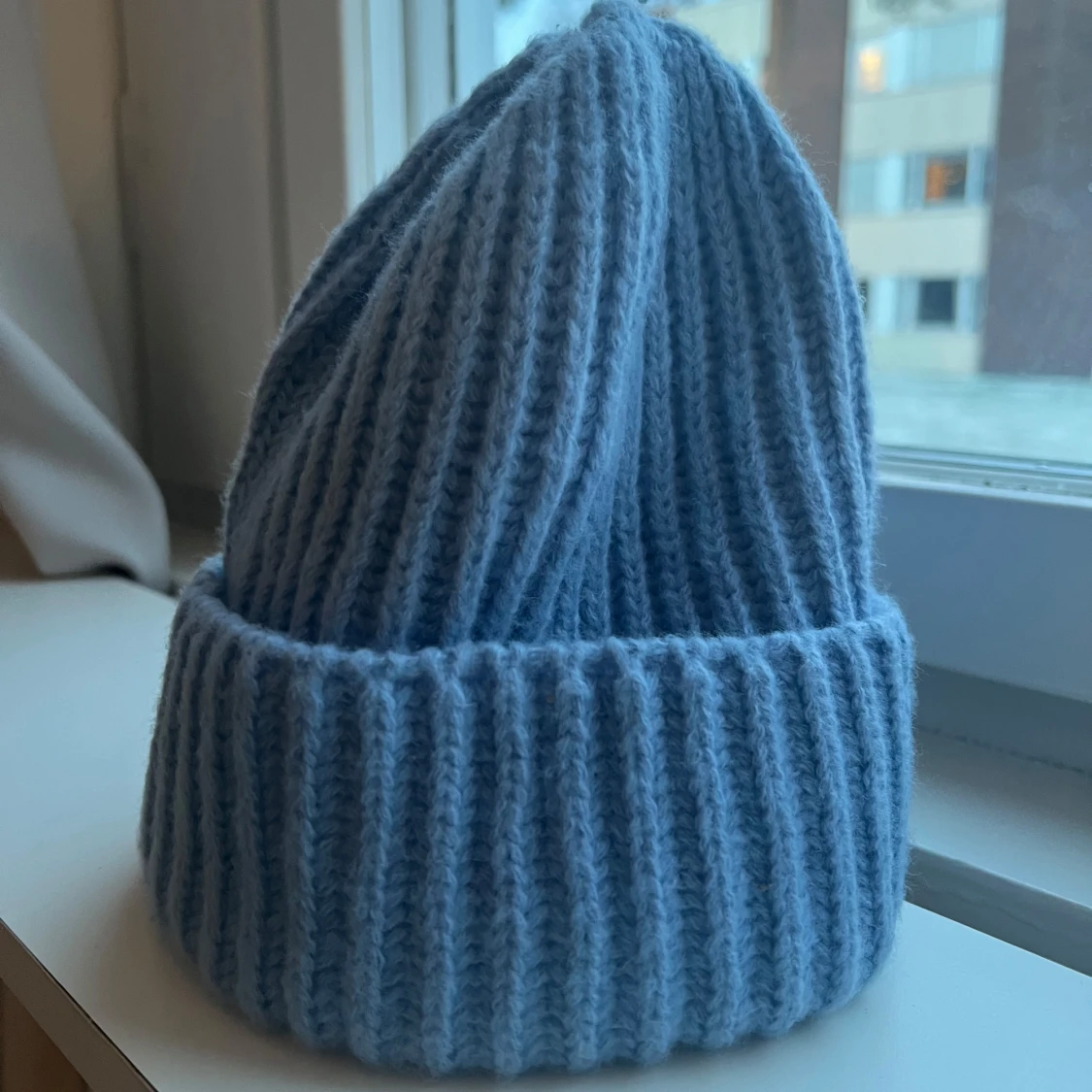 Blå ribbad mössa från Dope