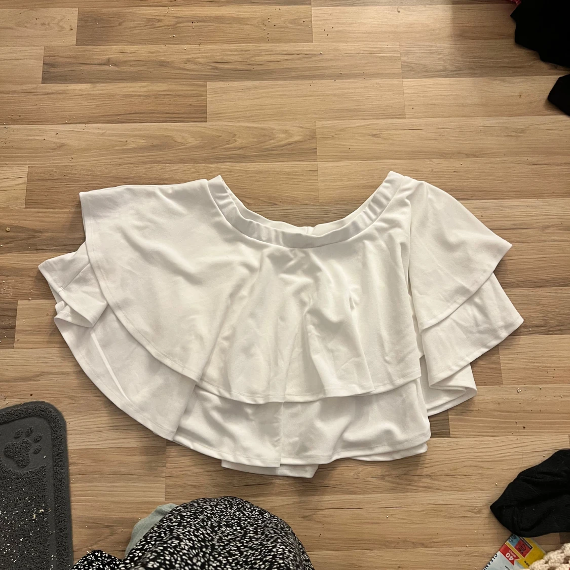 Vit volangkjol från Shein Curve