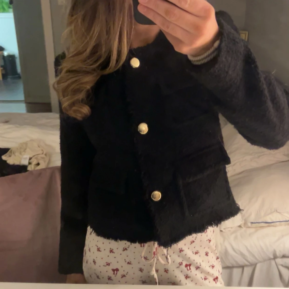 Svart jacka med guldknappar - 90
