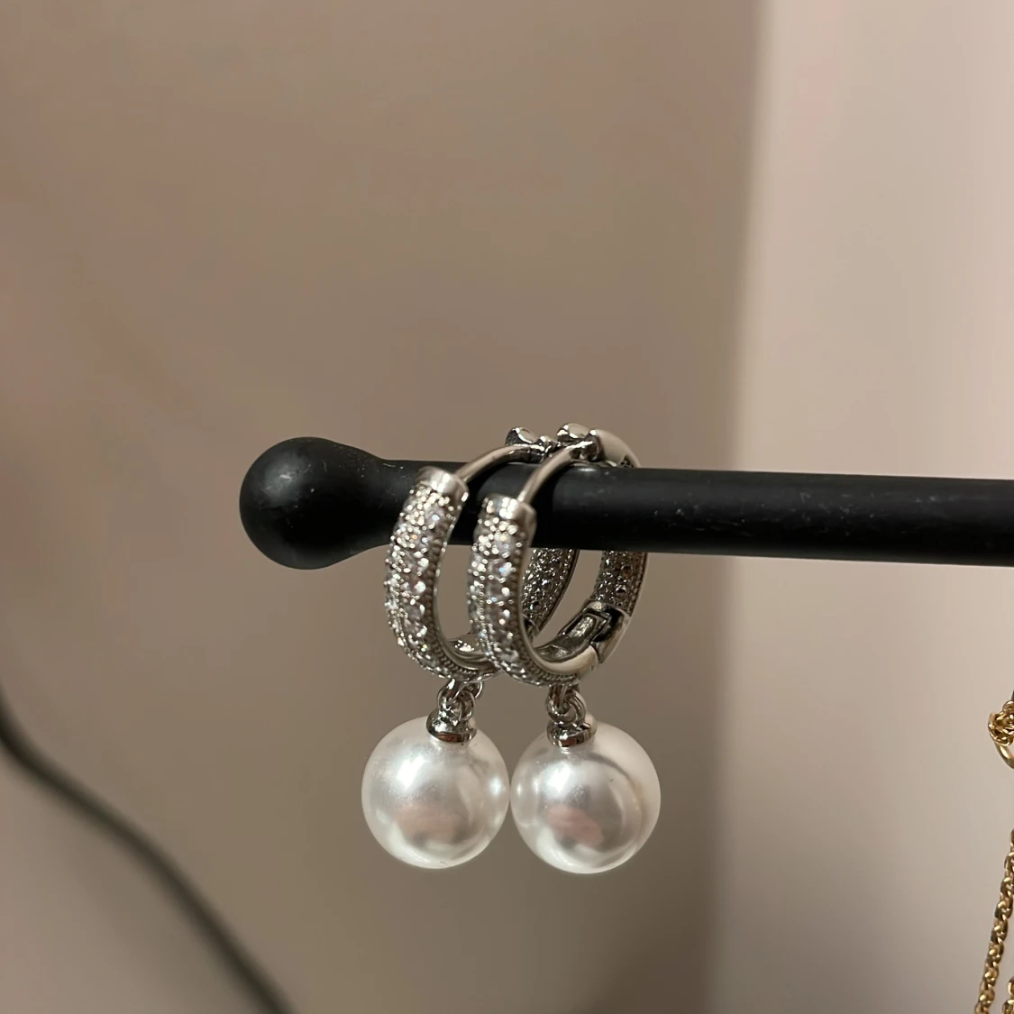 Silverörhängen med pärlor - 90