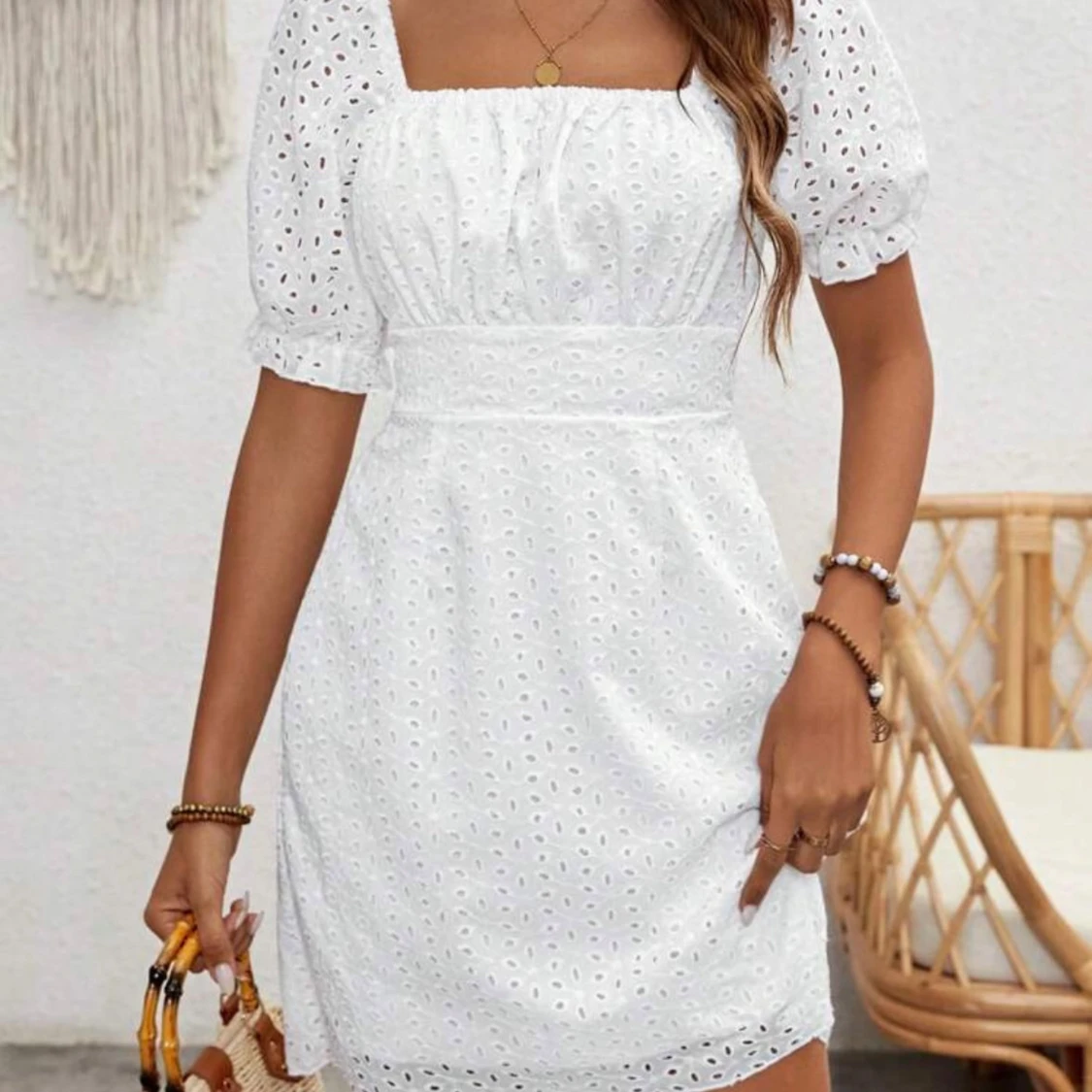 Vit klänning med puffärmar - 90