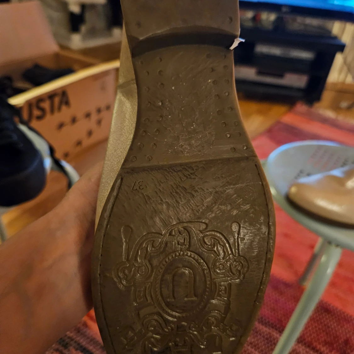 Guldiga boots från Unisa - 90