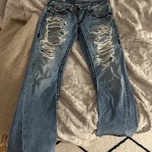 Blå jeans från True Religion - Säljer pga att de är för korta för mig, är 175 🤍