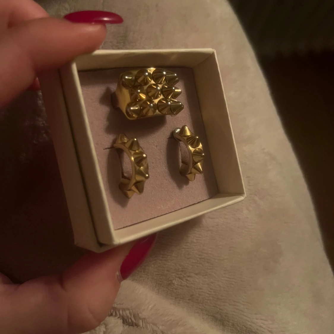 Edblad nit ring och örhängen