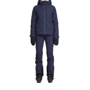 Skidjacka - Intressekoll på detta supersnygga skidstället från Everest. Endast använd i en vecka i fjällen så i mycket bra skick. Jackan är i storlek 34 vilket passar mig som vanligtvis bär xs, byxorna är i storlek 38 men sitter som xs/s. Nypris är 2800❣️