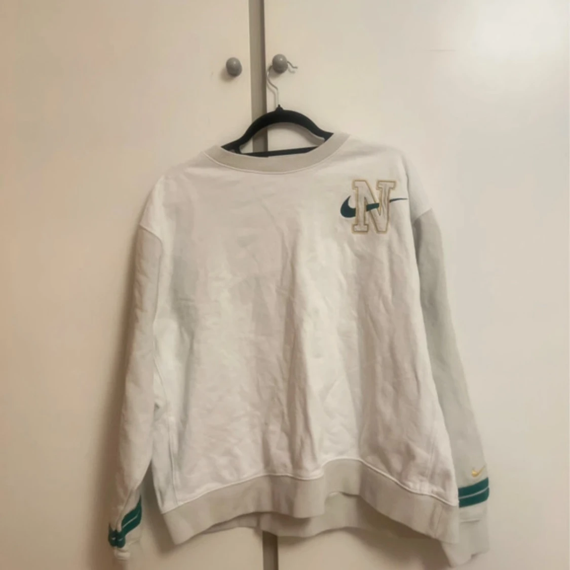 Vit sweatshirt från Nike