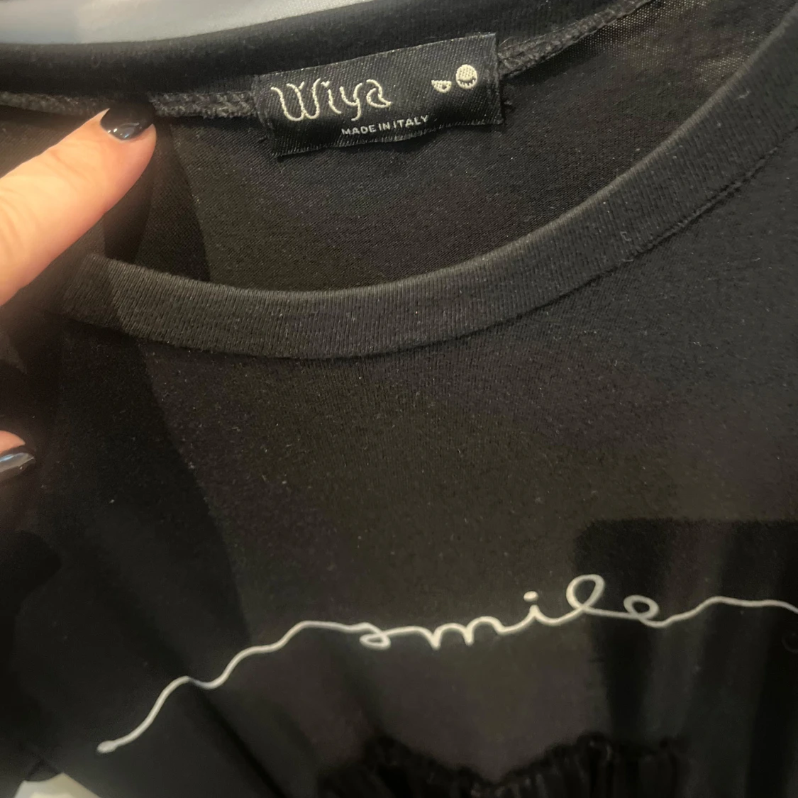 Svart klänning med text från Wiya - 92