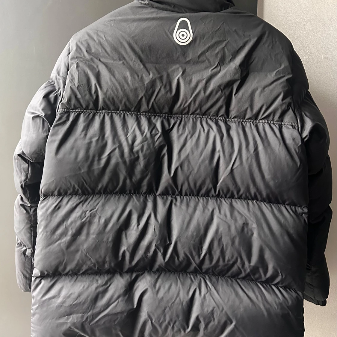 Svart dunjacka från Sail Racing stl 146-152  - 90