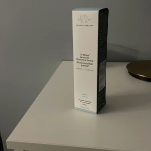 B-Hydra Intensive Hydration Serum från Drunk Elephant - Fick denna i julklapp då jag redan har den priset kan absolut diskuteras! Obs helt oöppnat aldrig öppnas eller testad.