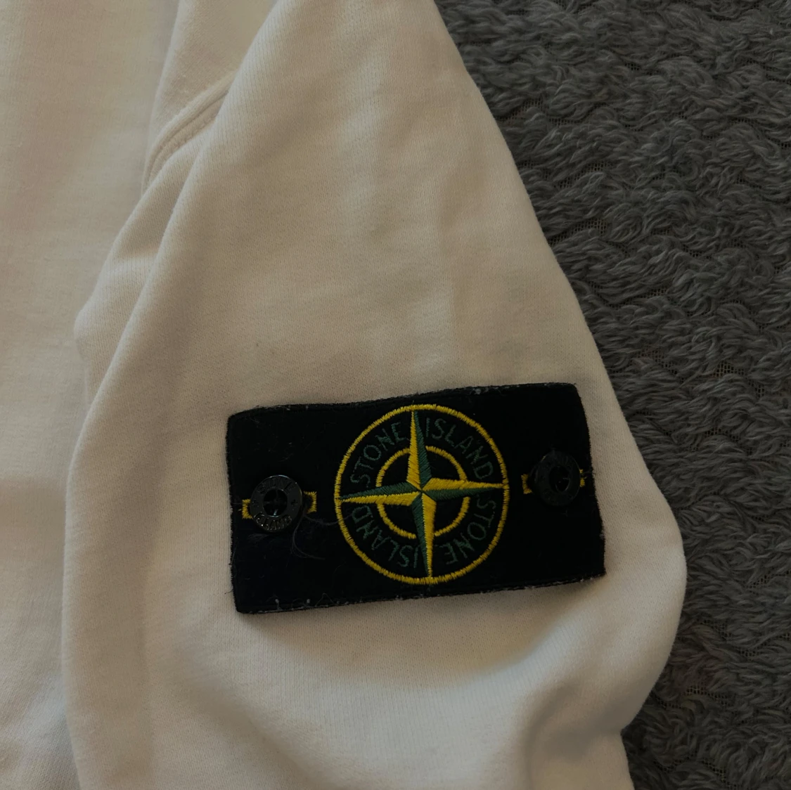 Vit tröja från Stone Island - 91