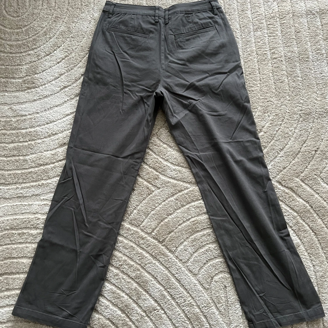 Grå kostymbyxor HELT NYA!! - 91