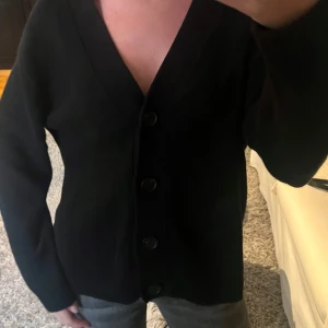 Arket stickad tröja  - I nyskick, Kashmir 