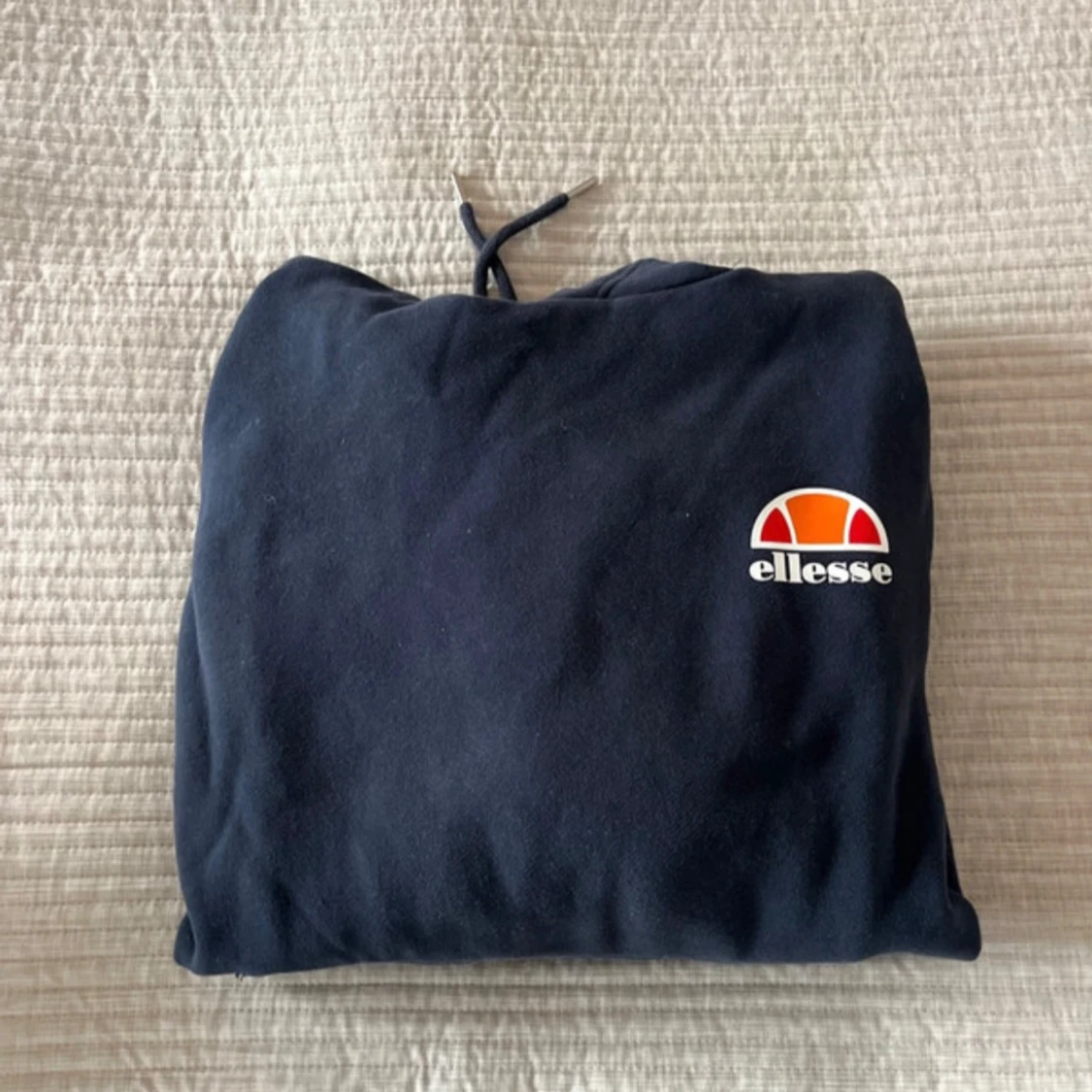 Mörkblå hoodie från Ellesse - 90