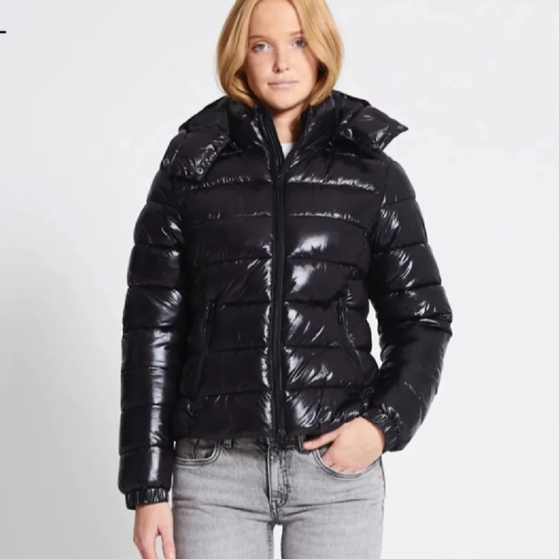 Svart pufferjacka  - 91