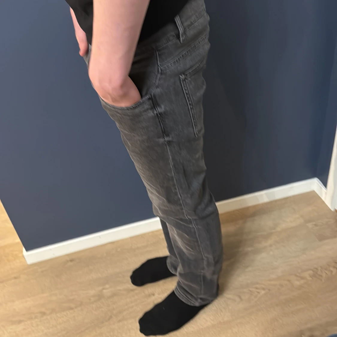 Grå jeansbyxor - 91