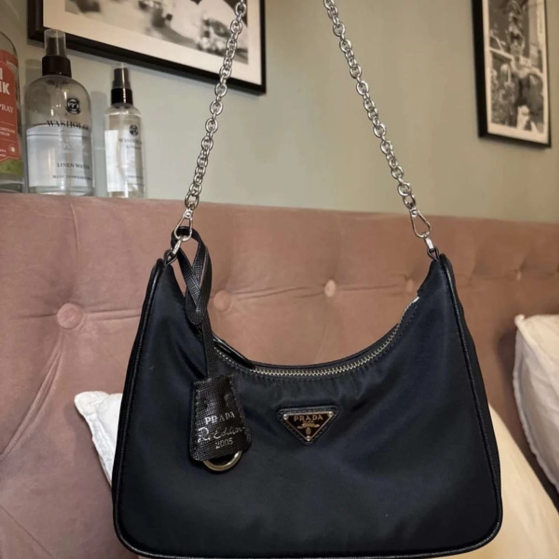 Svart axelväska från Prada - 93