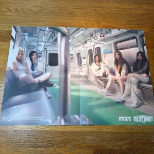 Itzy poster ny - Från Kill My Doubt special edition album 