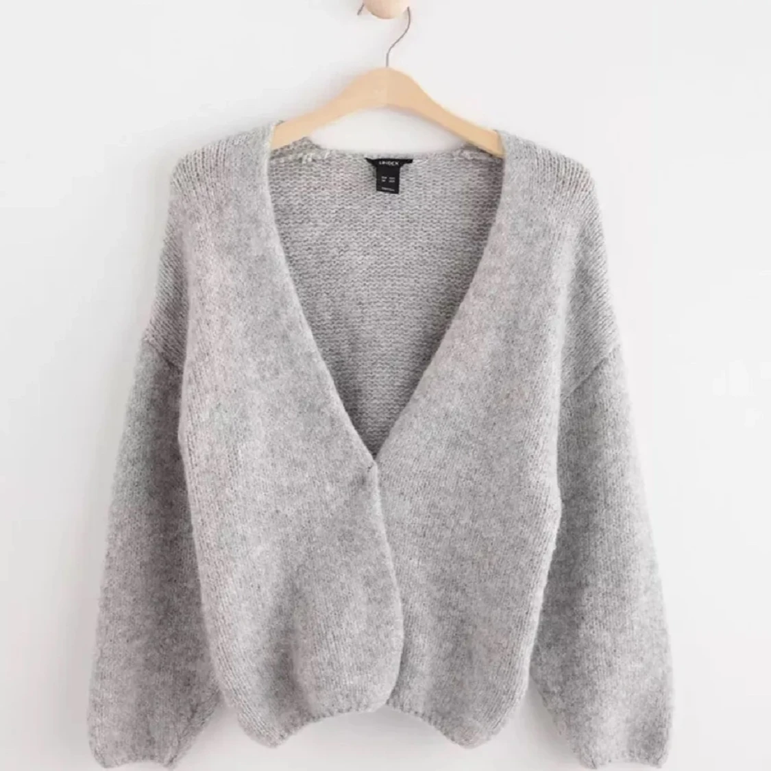 Trendig grå kofta från Lindex