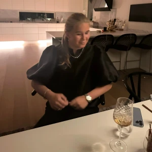 Cleo Blus By Malina - Så fin, nypris 2200kr