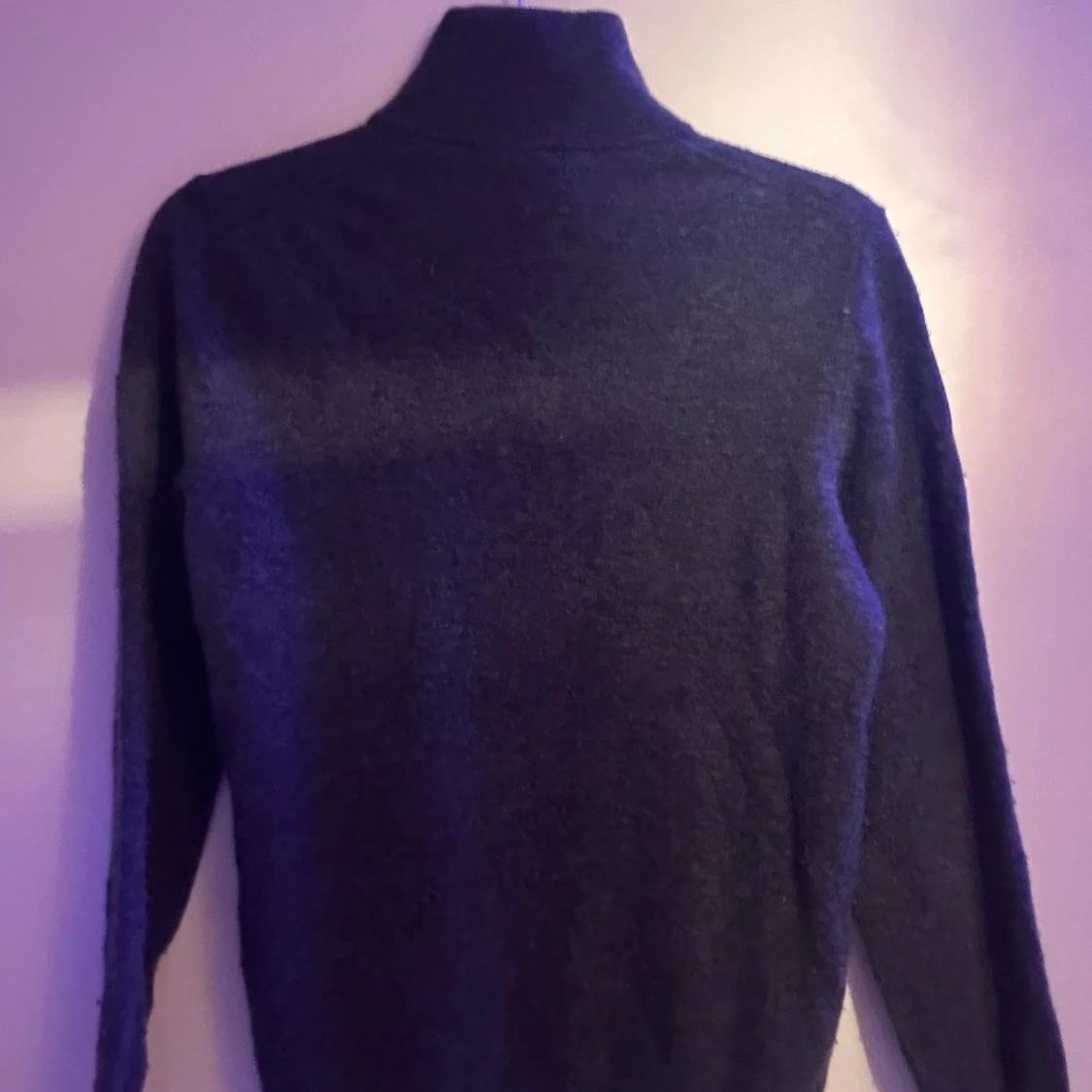 Mörkgrå tröja med dragkedja från GANT - 1