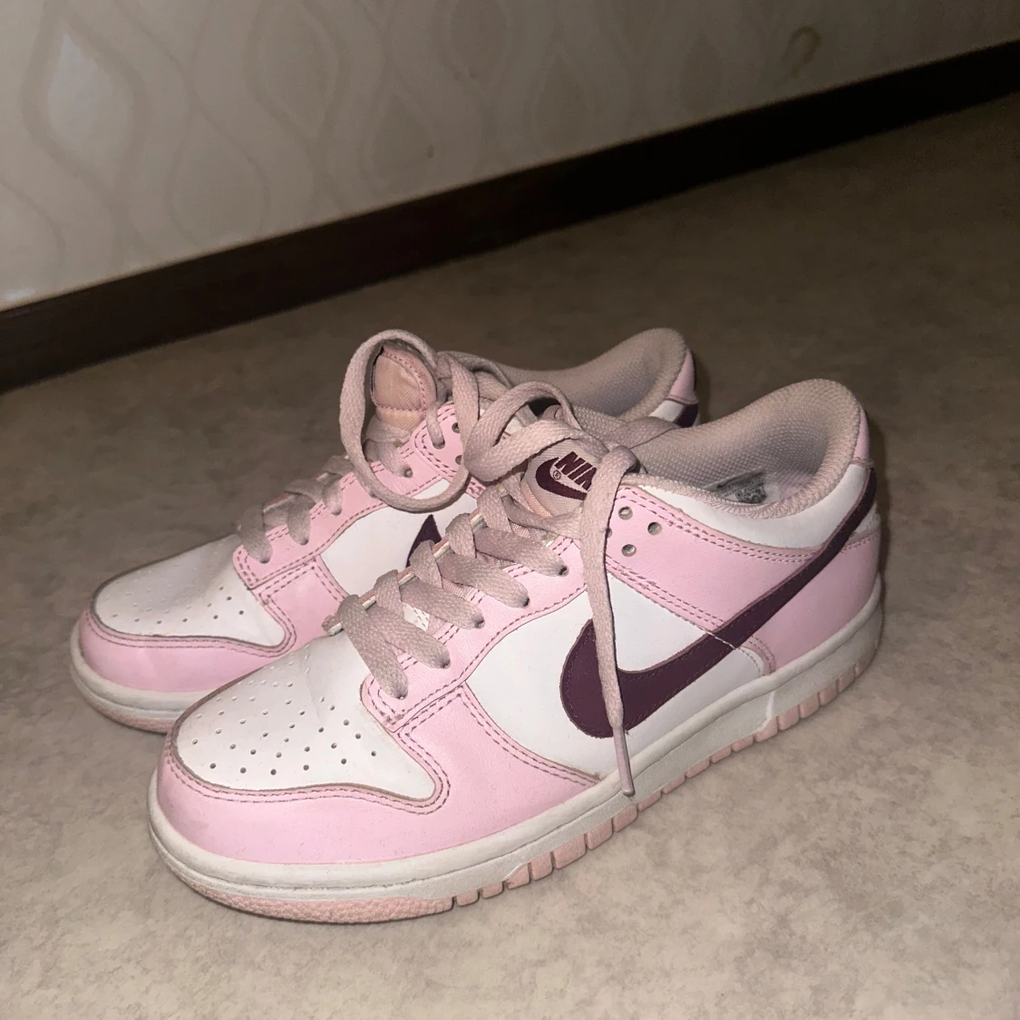Nike Dunk sneakers i rosa och vit