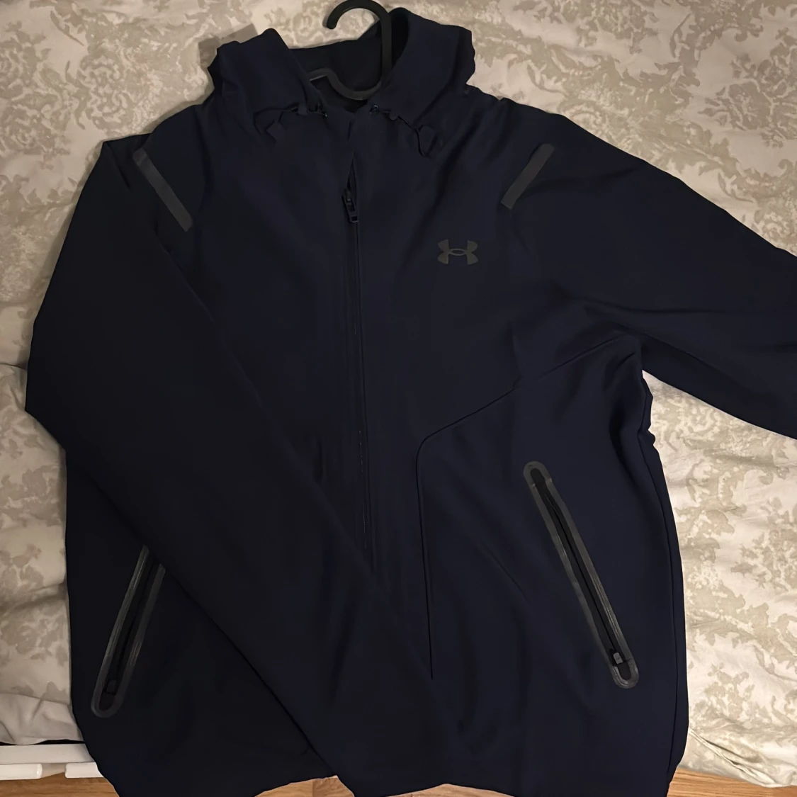 Mörkblå jacka från Under Armour - 1