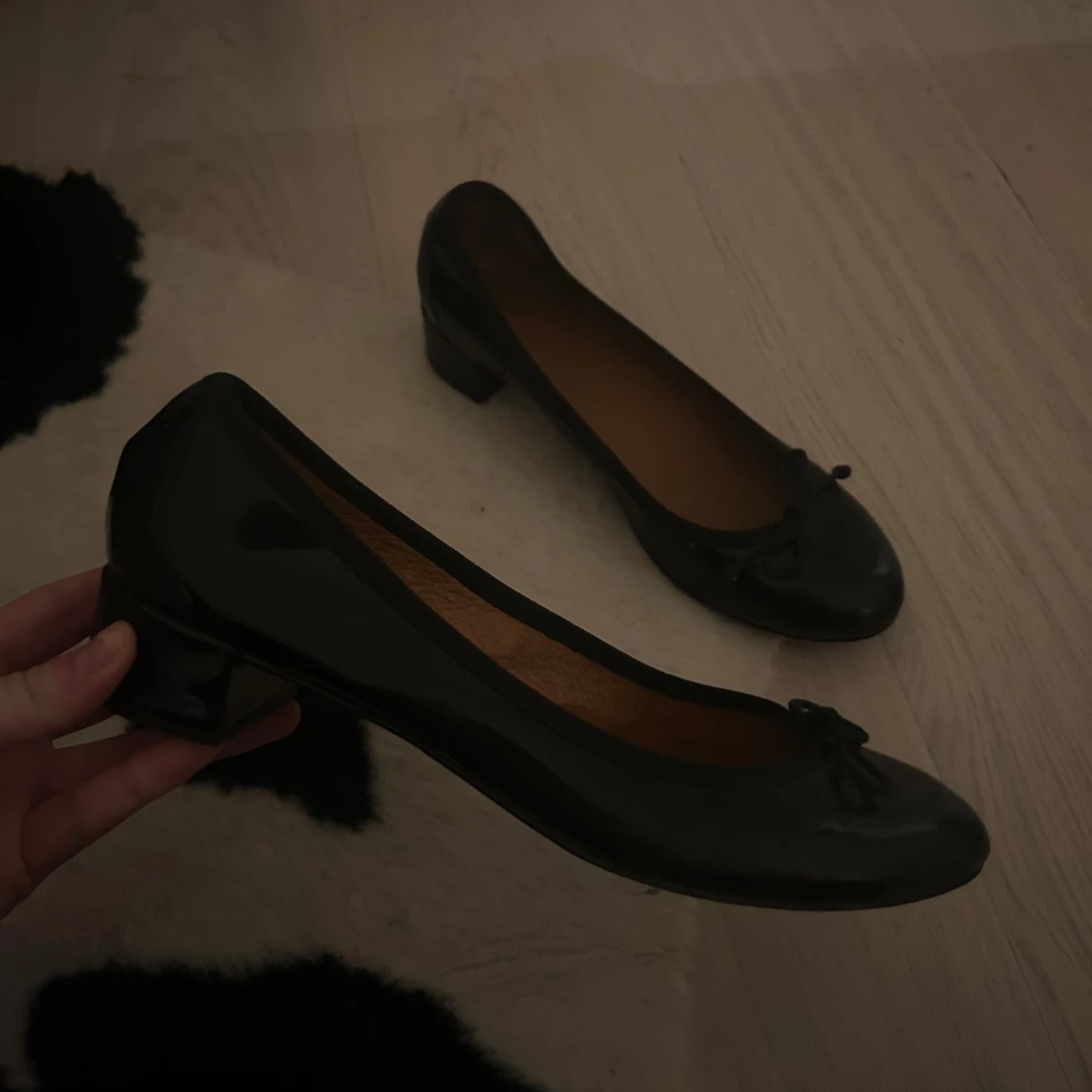 Svarta ballerinaskor med klack