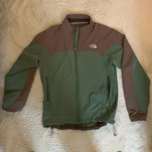 Vintage Northface Windbreaker - Passar M. 