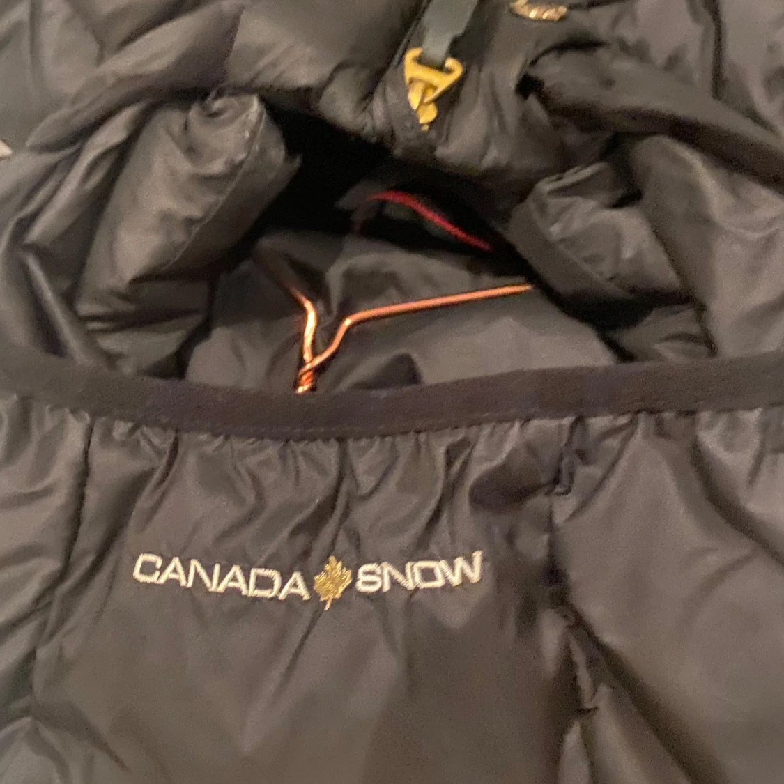 Svart dunjacka från Canada Snow - 93