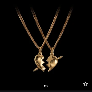 Söker Maria Nilsdotter You&Me necklace - Söker detta halsband från Maria Nilsdotter ” You & Me necklace” i färgen guld. Om ni säljer eller kan tänka er att sälja skriv gärna 🥰☺️