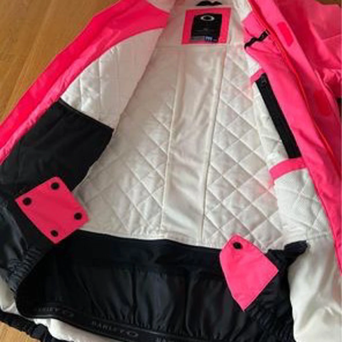 Oakley skid- och snowboardjacka storlek S (38) - 93